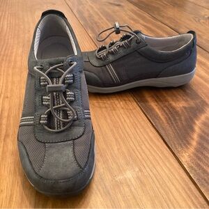 Dansko Helen Womens EU 39 (US 8.5-9) Suede Leather Drawstring Comfort Shoes EUC